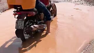 No lago
