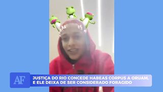 ORUAM RETIRA A TORNOZELEIRA AO VIVO APÓS A LIBERDADE CANTAR (HABEAS CORPUS FOI ACEITO)