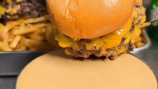 Cheddar-Dipped Burger — An Irresistible Brazilian Delight! 🍔🧀🇧🇷