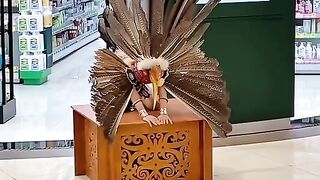 THE BOY DANCING TRADITIONAL DAYAK DANCE