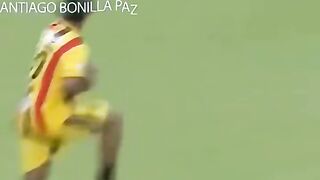 Ronaldinho Sudah Pensiun Kembali Lagi Bermain Sepak Bola