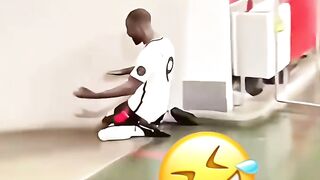 Top Momen Lucu Sepak Bola: Dari Selebrasi Kebablasan Sampai Aksi Konyol!