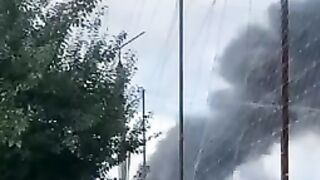 ВОЙНА ПРИЛЕТ ПО ГОРОДУ.