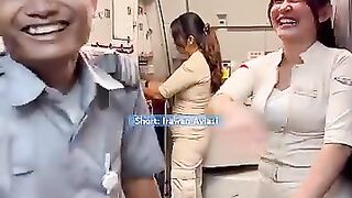 Bareng Mbaa Bunga Pramugari Cantik Super Air Jet Pesawat Airbus A320-200.mp4