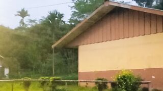 Bulan di waktu sore