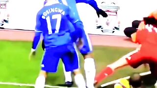 Momen Pelanggaran dan Tekel Lucu Sepak Bola
