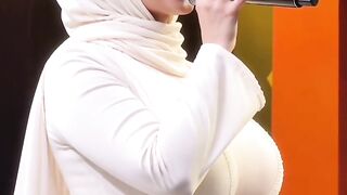 Wanita cantik berhijab