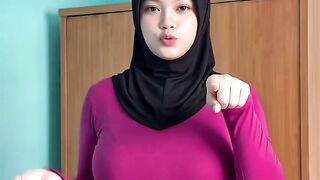 Wanita cantik berhijab 2