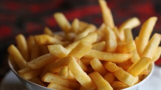Como fazer batatas Fritas Caseiras Crocantes: Receita Completa e Dicas Infalíveis!