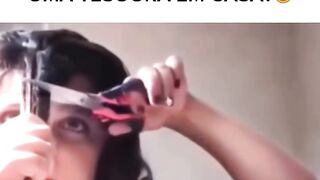 Cortou a franja e chorou
