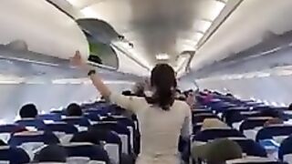 Begini Kesibukan Pramugari Cantik Super Air Jet dalam Pesawat Saat Kerja
