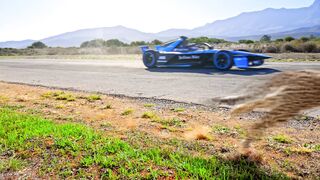 World's Fastest Car Vs Cheetah!