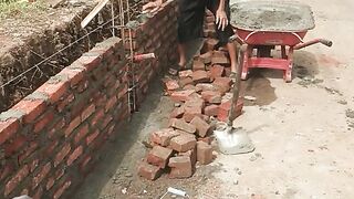 Master Builder at Work: Traditional Bricklaying Techniques