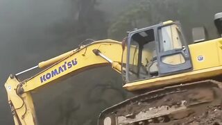 Epic Construction Fails! Heavy Machines Collapse