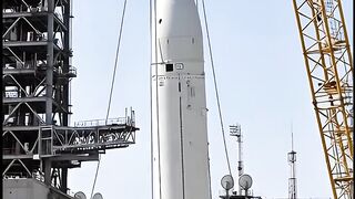 SPACE ROCKET CRANE COLLAPSE! Booster Drops at Launch Facility 😱🚀 #fail #engineering #shorts #viral