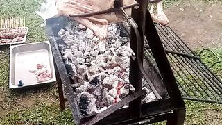 Kambing guling maknyus..