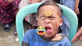 😂 “Ketika Koin di Dahi Bikin Mata Ikut Bingung 🤣”