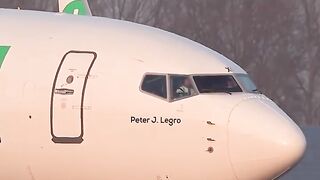 Close-up 737 Transavia Line up ☀️🛫