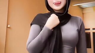 Selling hijab products