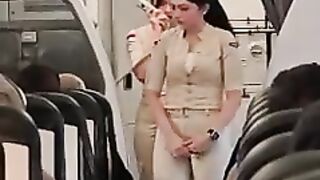 Kesibukan Pramugari Cantik Dalam Pesawat.mp4