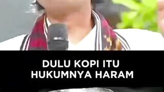 Video ini adalah video masalah minum kopi yang di jelaskan oleh ustadz abdul somad