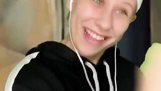 Выбил дверь ногой #shorts