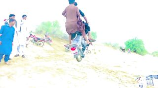 Sand hill climbing motercycle