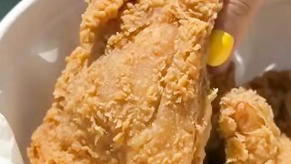 Jollibee Fried Chicken With Perfect Dip #streetfood #shorts