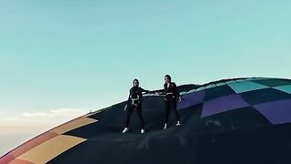 skydiving on my way pochinki