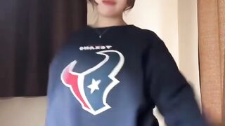 意外と太ももムチムチなんだよなぁ笑