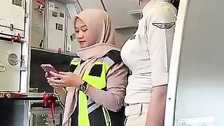Pramugari cantik foto bersama cewek cantik.mp4