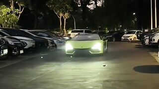 Mobil Lamborghini Revuelto