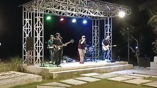 Konser musik cafe