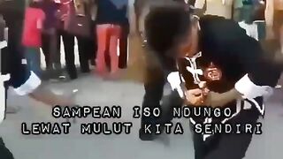 Atraksi debus indonesia