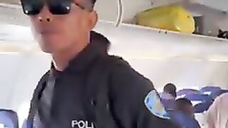 Pramugari cantik sambut penumpang.mp4