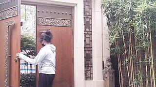 My Shiba Refused To Enter The House After Walk And This Happened