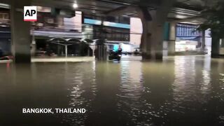 Heavy rain causes floods in Bangkok and border province of Thailand
