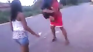 PORTUGUÊS: A SIMPLES QUEDA ENGRAÇADA _ ONE SIMPLE FUNNY FALL