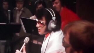 Não importa quantas versões existam, a do Elvis sempre será a minha favorita ❤️
