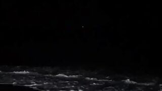 Pantai malam 2