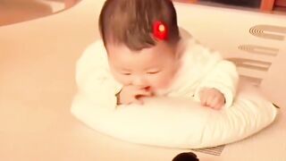 Very cute baby 🍼