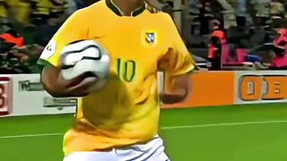 Ronaldinho gaúcho X Ronaldo fenômeno