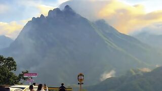 Keindahan alam Negeri Dongeng China Di Gunung Baiyun