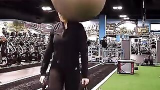A funny and relatable gym momen