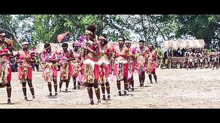 Garamut dancing group