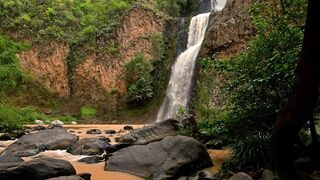 Natural Waterfall Escape 🌿💦 | Peaceful Nature & Relaxing Scenery