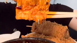 FOOD Videos mukhang 3