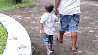 বাবা ছেলে কিছু ঘোরাঘুরি