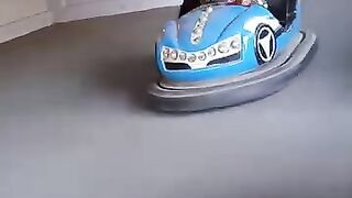 বাচ্চাকে ড্রাইভিন শেখানোর সময়
