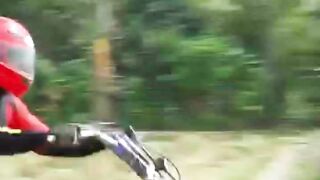 Kesan videonya bebas, petualangan kampung, hobi trabas sawah